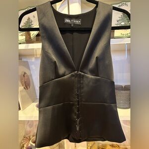 Zara V neck vest size S